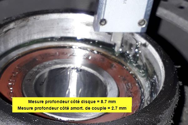 10 détail coté D - mesure profondeur avant démontage roulement.jpg