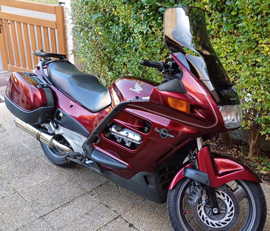 ST 1100 Pan European_1999.jpg