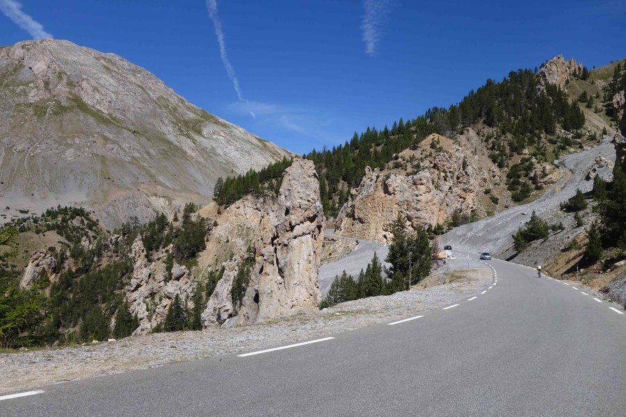 Montée au col de l'Izoard la Casse déserte