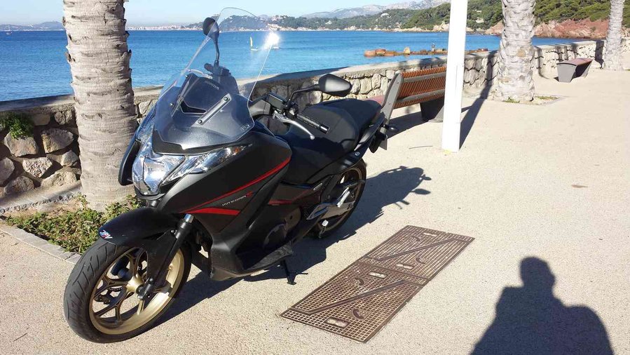 Balade en Integra750S pendant le changement de commodo sur ma NC