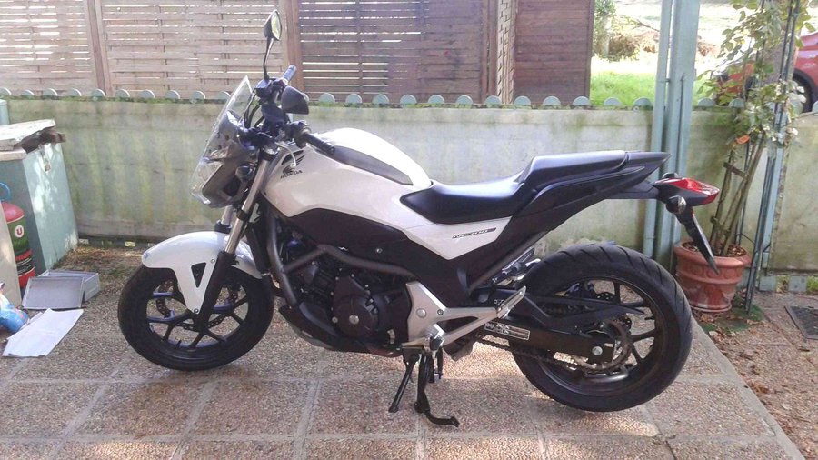 20140911.jpg (212.01 Kio) Vu 10345 fois Pupuce avec le support smartphone uniquement.