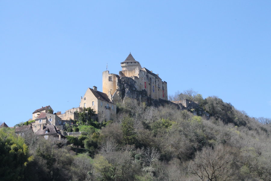 En face de Beynac, le rival Castelneau