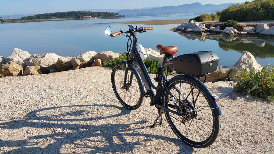 Tout au fond, Sanary, Bandol, et oui j'ai un peu roulé et il a fallu revenir....