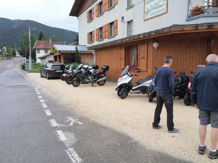 2015-06-12 19.09.58.jpg (3.23 Mio) Vu 2823 fois Quelques brêlons sous un temps de chien