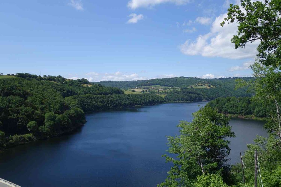 lac du barrage de Sarrans