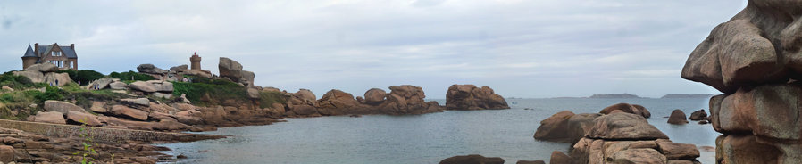 et nous voici sur la cote de granite rose...