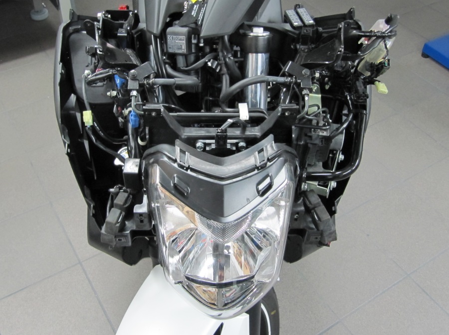 Démontage des carénages.