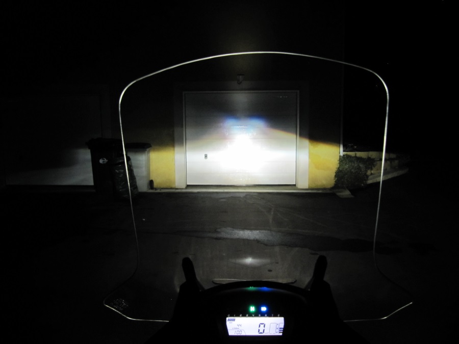 Feu de croisement optique Xenon.