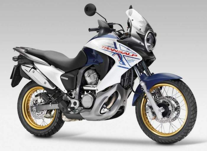 Honda XL700V Transalp 09.jpg