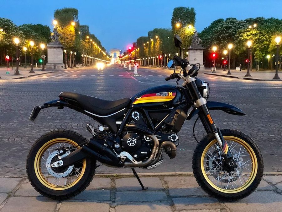 Scrambler Ducati Desert Sled Black Edition.jpg